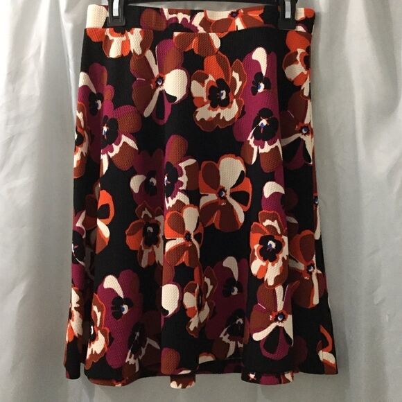 Eci Small floral flare skirt, career, work, dressy - Picture 2 of 6